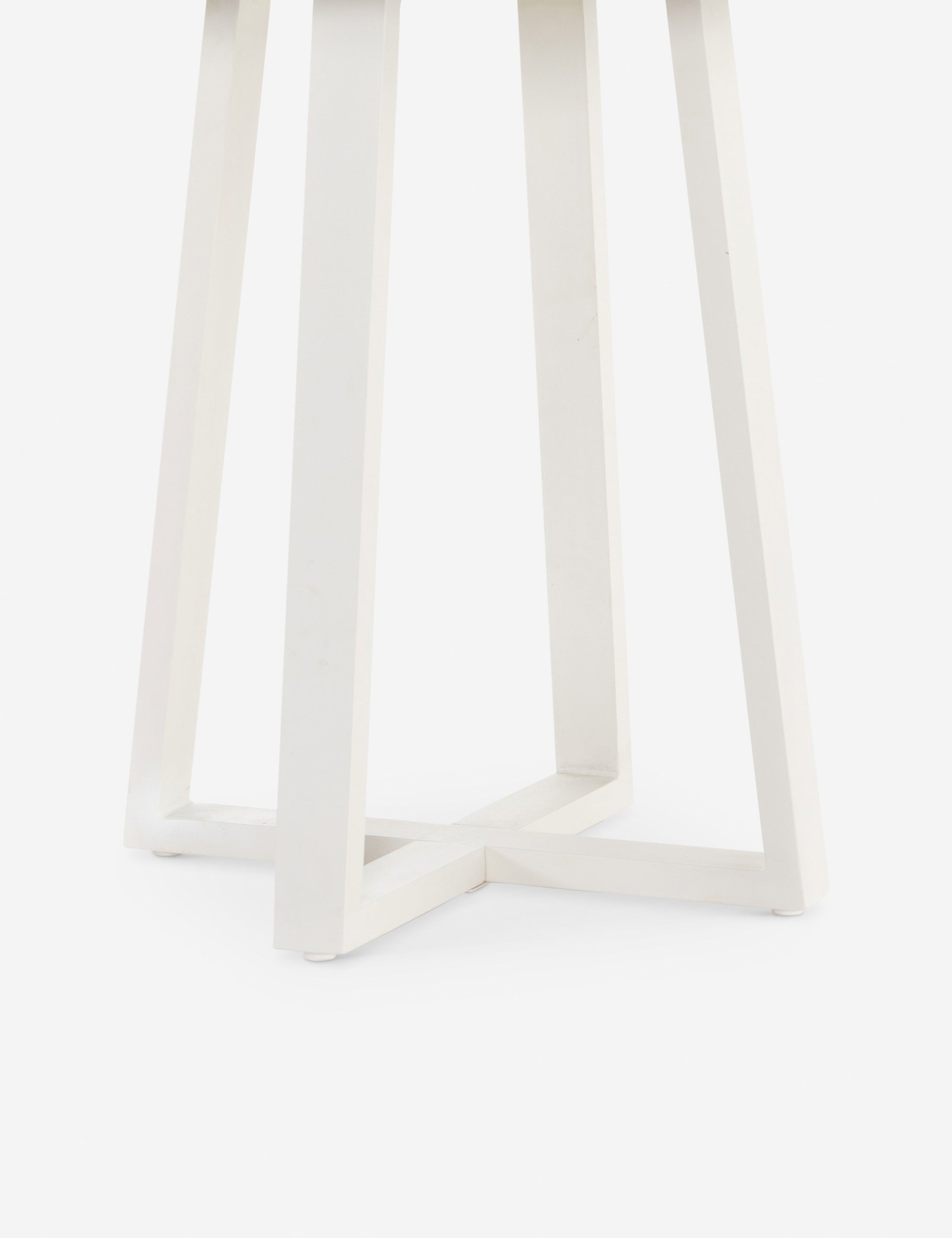 Hollis Indoor / Outdoor Round Dining Table