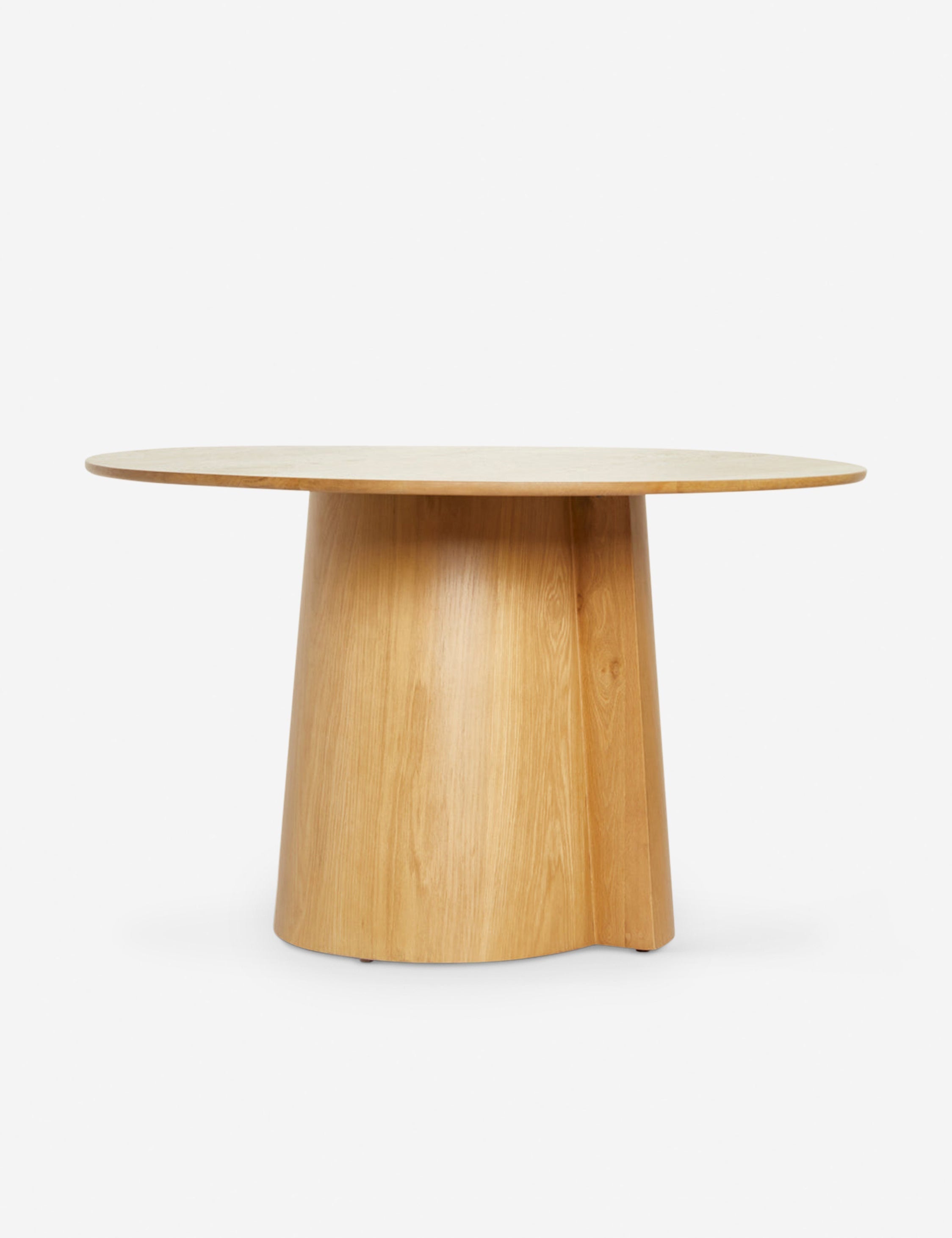 Pau Round Dining Table