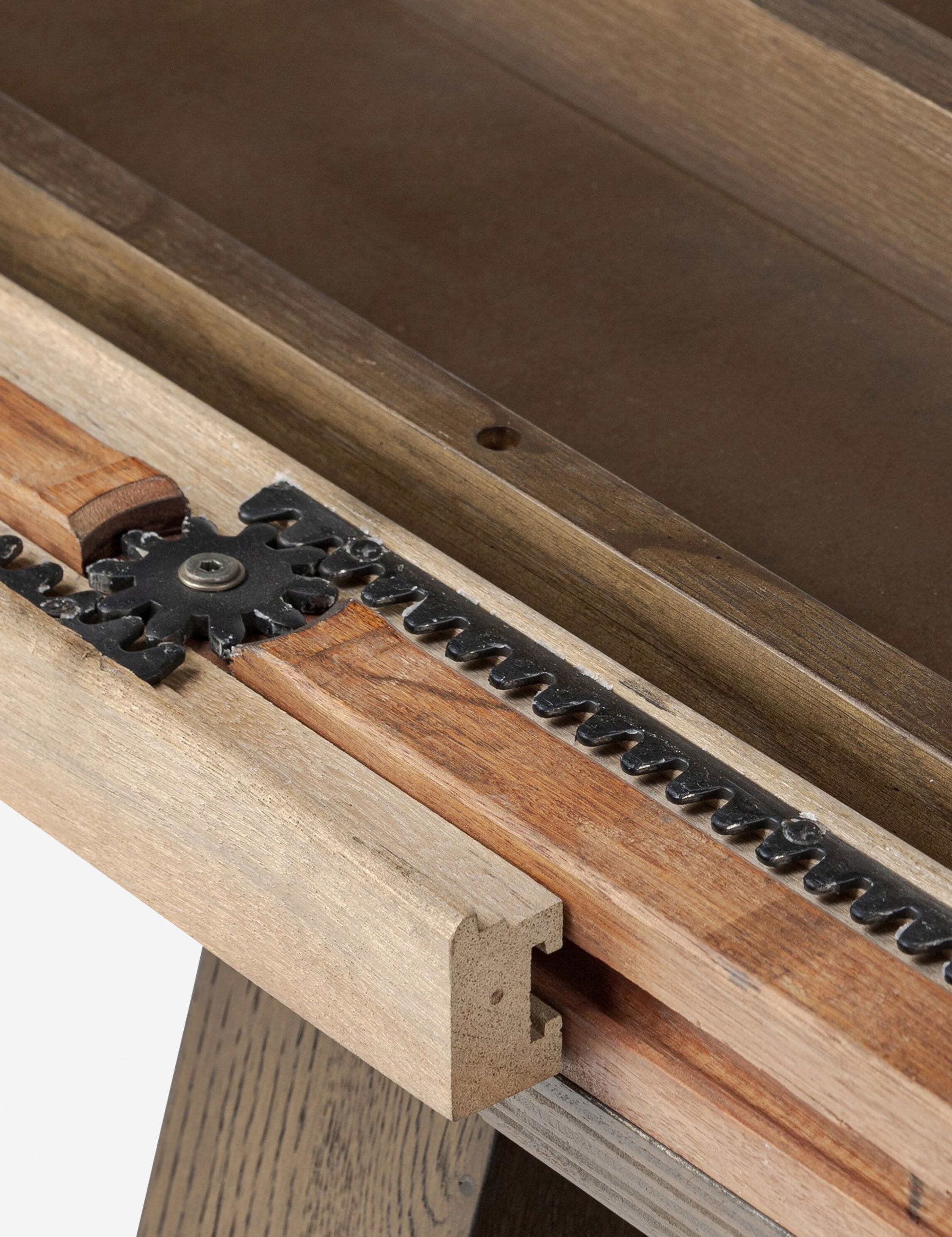 Sacasa Extendable Round Dining Table