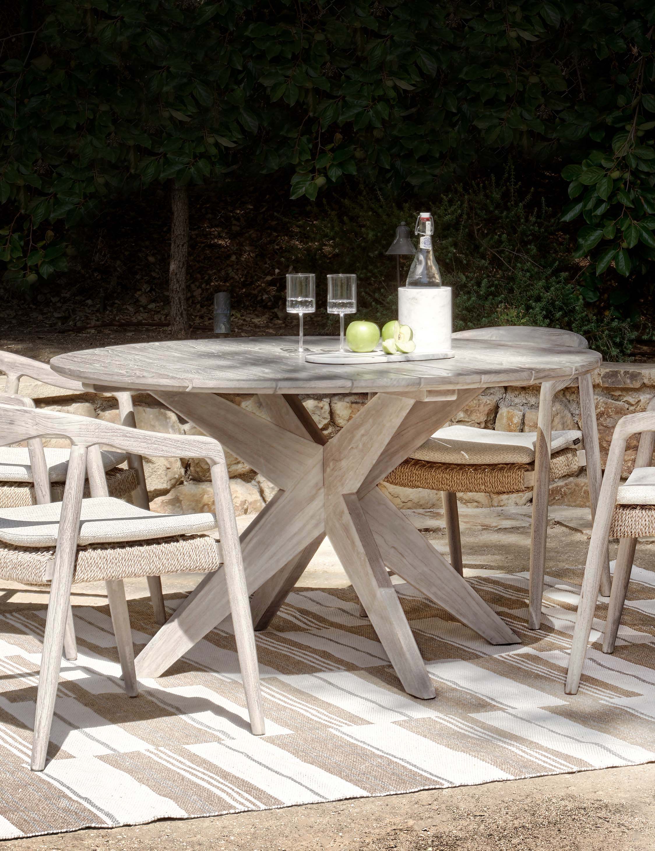 Rosetta Indoor / Outdoor Round Dining Table
