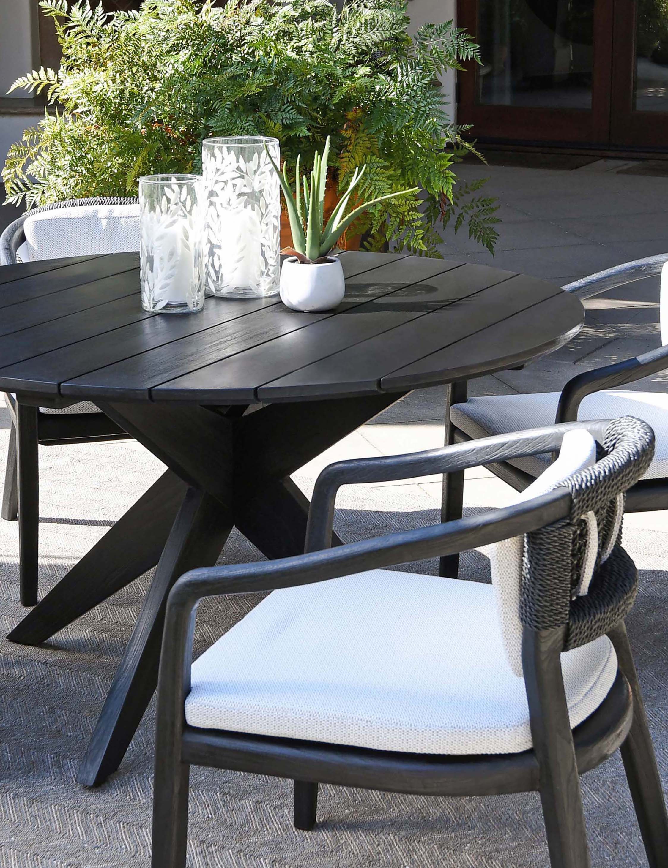 Rosetta Indoor / Outdoor Round Dining Table
