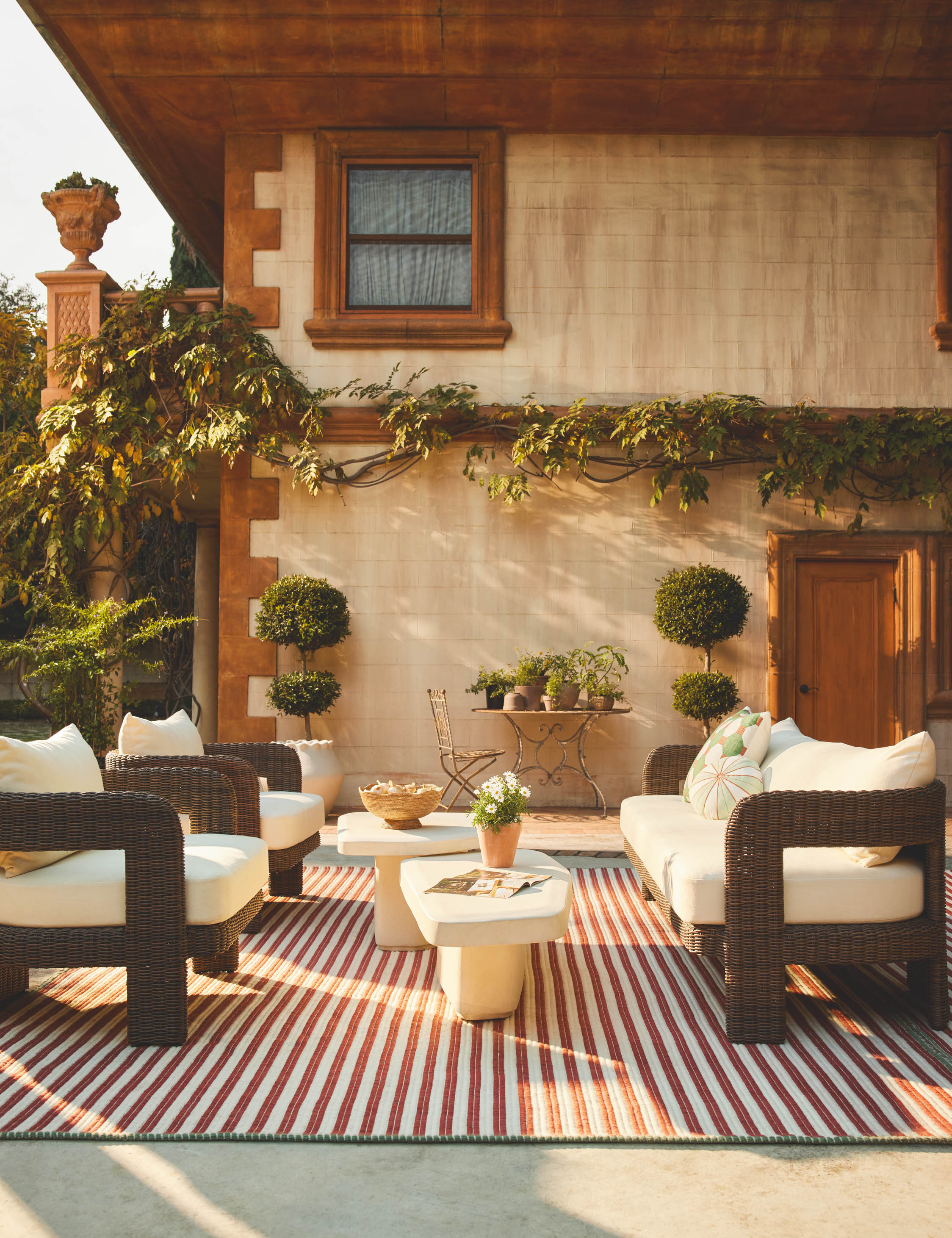 Maro Indoor / Outdoor Nesting Coffee Table